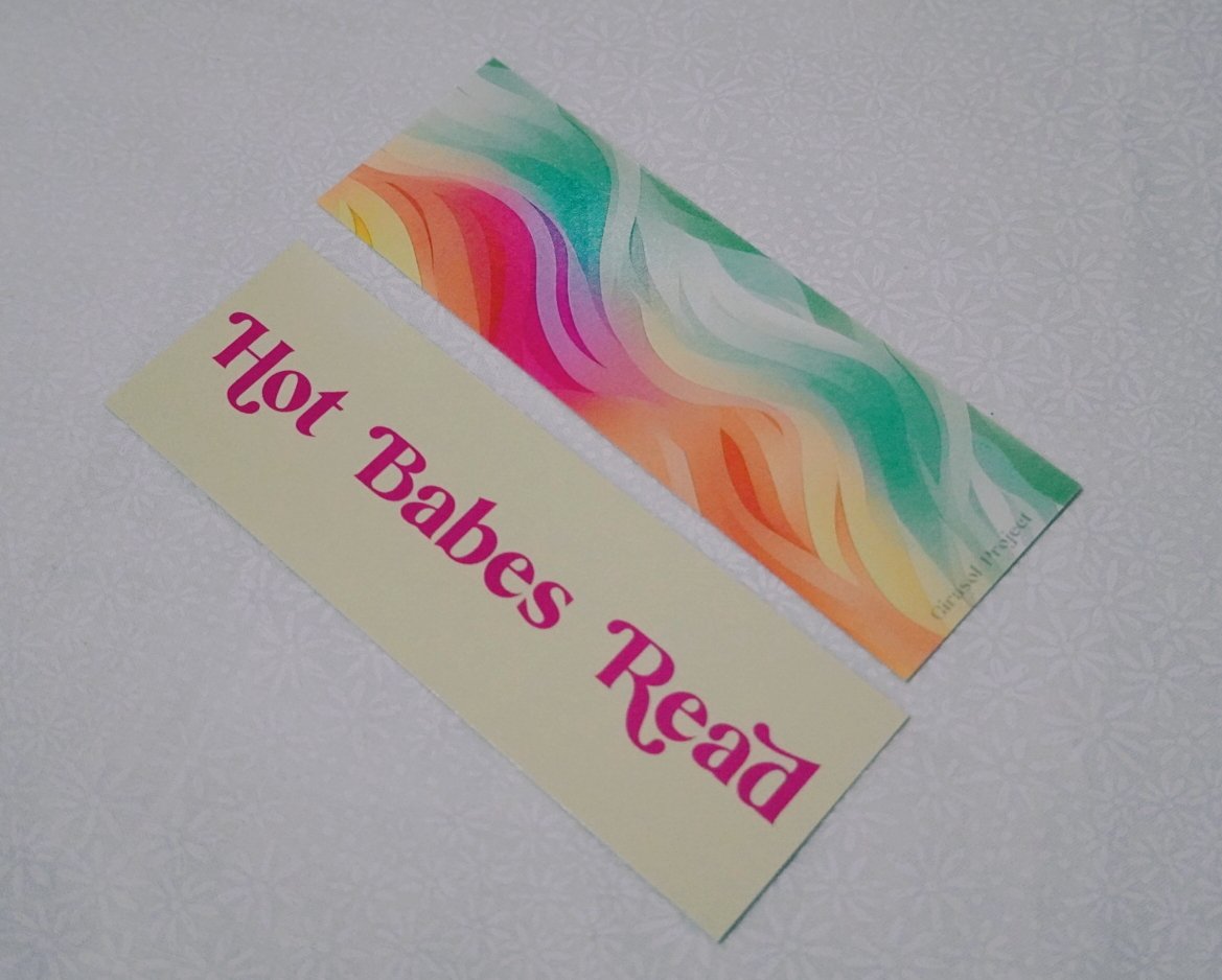 Hot Babes Read | Bookmark
